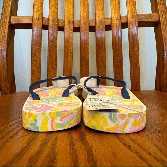 🌈 6/$60 Cuffy’s Cape Cod Thong Flip Flops Starfish Navy Blue Floral Print Size 8 - Picture 5 of 7